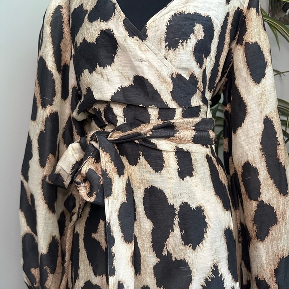 GANNI Leopard Mini linen wrap dress puff sleeve size 42 / 10 GANNI Leopard Mini linen wrap dress puff sleeve size 42 / 10